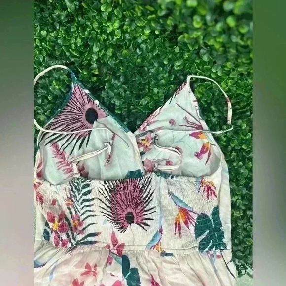 JAPNA HAWAIIAN PINK FLORAL JUMPSUIT CROSSOVER TOP TIES IN BACK WIDE LEG
Size 10 - Picture 3 of 5